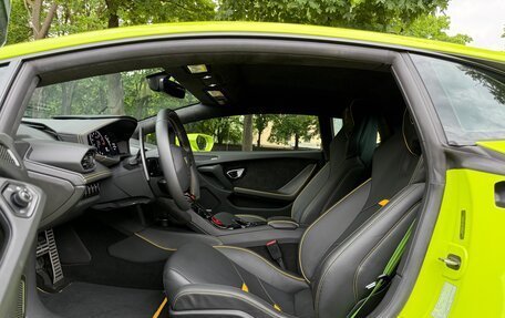 Lamborghini Huracán, 2022 год, 32 500 000 рублей, 11 фотография