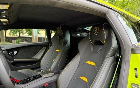 Lamborghini Huracán, 2022 год, 32 500 000 рублей, 12 фотография
