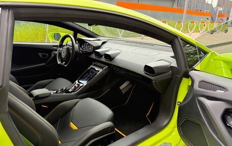 Lamborghini Huracán, 2022 год, 32 500 000 рублей, 15 фотография