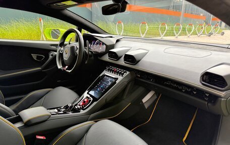 Lamborghini Huracán, 2022 год, 32 500 000 рублей, 16 фотография