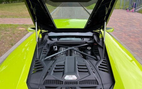 Lamborghini Huracán, 2022 год, 32 500 000 рублей, 23 фотография