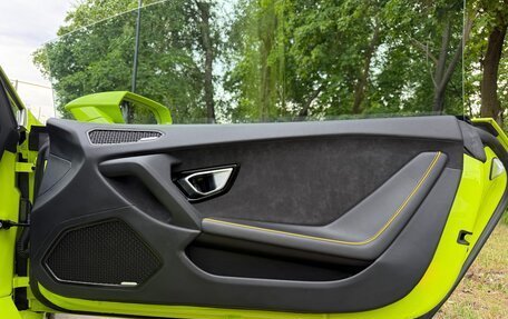 Lamborghini Huracán, 2022 год, 32 500 000 рублей, 18 фотография