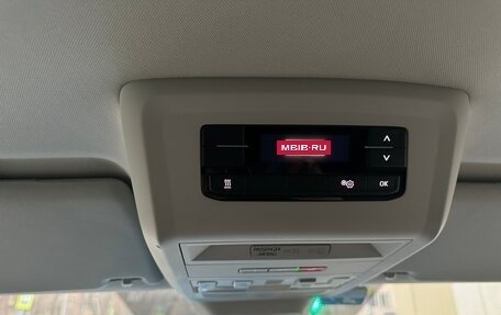 Volkswagen Multivan T6 рестайлинг, 2020 год, 6 100 000 рублей, 11 фотография