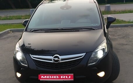 Opel Zafira C рестайлинг, 2014 год, 1 090 000 рублей, 2 фотография