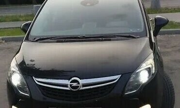 Opel Zafira C рестайлинг, 2014 год, 1 090 000 рублей, 4 фотография