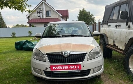 Skoda Fabia II, 2012 год, 380 000 рублей, 2 фотография