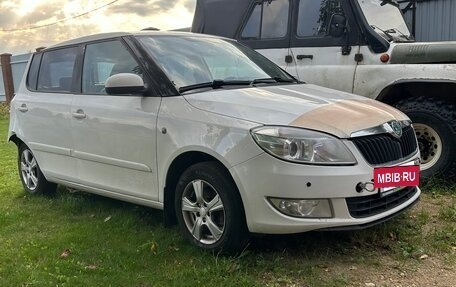 Skoda Fabia II, 2012 год, 380 000 рублей, 3 фотография