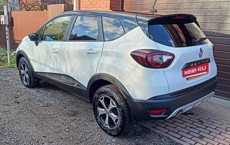 Renault Kaptur I рестайлинг, 2021 год, 1 800 000 рублей, 4 фотография