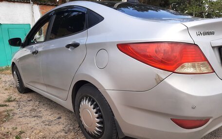 Hyundai Solaris II рестайлинг, 2011 год, 670 000 рублей, 5 фотография