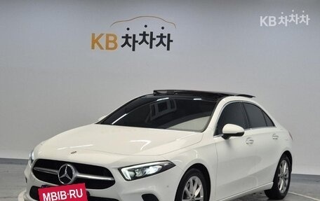 Mercedes-Benz A-Класс, 2020 год, 2 390 000 рублей, 2 фотография