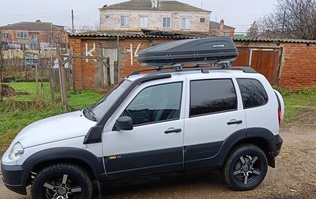 Chevrolet Niva I рестайлинг, 2018 год, 770 000 рублей, 3 фотография