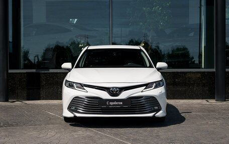 Toyota Camry, 2019 год, 1 899 000 рублей, 3 фотография