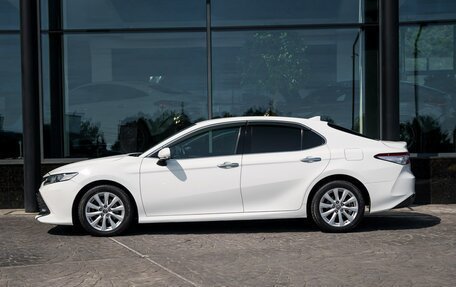 Toyota Camry, 2019 год, 1 899 000 рублей, 5 фотография