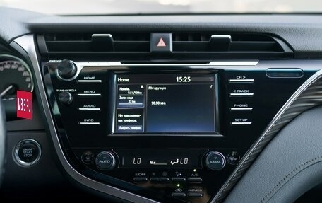Toyota Camry, 2019 год, 1 899 000 рублей, 13 фотография