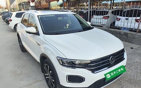 Volkswagen T-Roc I, 2021 год, 1 290 000 рублей, 2 фотография