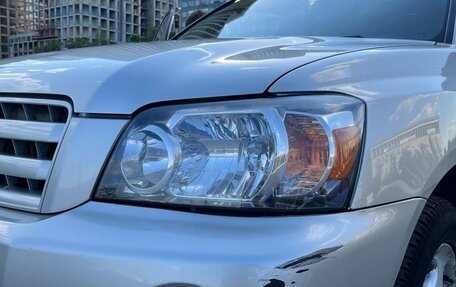 Toyota Highlander III, 2004 год, 1 250 000 рублей, 10 фотография