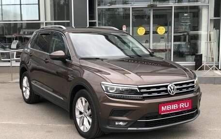 Volkswagen Tiguan II, 2017 год, 2 536 000 рублей, 3 фотография