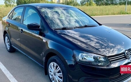 Volkswagen Polo VI (EU Market), 2011 год, 860 000 рублей, 2 фотография