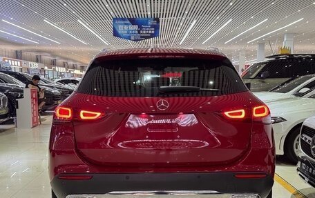 Mercedes-Benz GLA, 2022 год, 2 300 000 рублей, 4 фотография