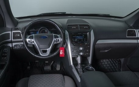 Ford Explorer VI, 2013 год, 1 765 000 рублей, 6 фотография
