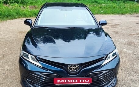 Toyota Camry, 2020 год, 2 750 000 рублей, 2 фотография