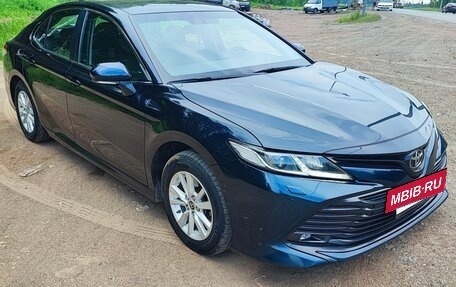 Toyota Camry, 2020 год, 2 750 000 рублей, 3 фотография
