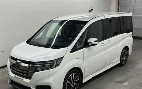 Honda Stepwgn IV, 2021 год, 2 100 000 рублей, 2 фотография
