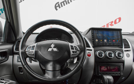 Mitsubishi Pajero Sport II рестайлинг, 2014 год, 2 070 000 рублей, 10 фотография