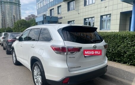 Toyota Highlander III, 2015 год, 3 175 000 рублей, 2 фотография