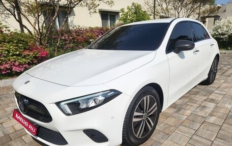 Mercedes-Benz A-Класс, 2022 год, 2 840 000 рублей, 3 фотография