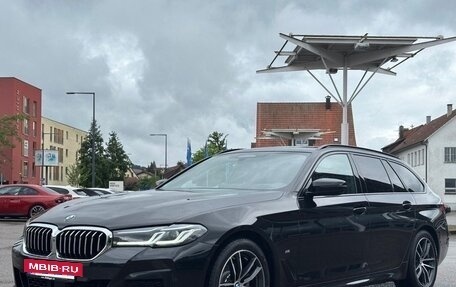 BMW 5 серия, 2023 год, 4 660 000 рублей, 2 фотография