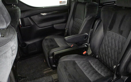 Toyota Alphard III, 2017 год, 3 099 000 рублей, 16 фотография