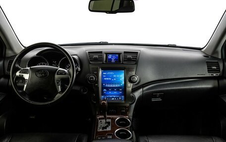 Toyota Highlander III, 2012 год, 1 949 000 рублей, 10 фотография
