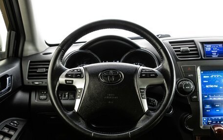 Toyota Highlander III, 2012 год, 1 949 000 рублей, 12 фотография