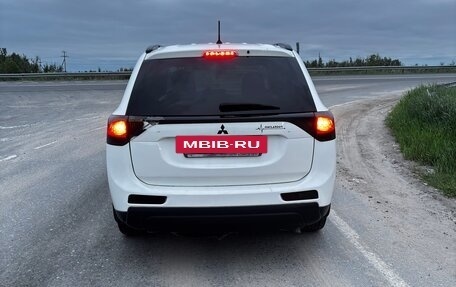Mitsubishi Outlander III рестайлинг 3, 2012 год, 1 500 000 рублей, 9 фотография