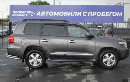 Toyota Land Cruiser 200, 2013 год, 3 990 000 рублей, 2 фотография