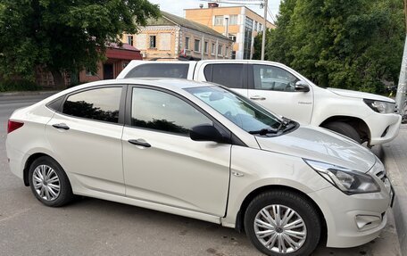 Hyundai Solaris II рестайлинг, 2015 год, 800 000 рублей, 4 фотография
