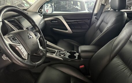 Mitsubishi Pajero Sport III рестайлинг, 2018 год, 2 750 000 рублей, 7 фотография