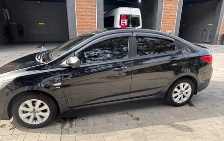 Hyundai Solaris II рестайлинг, 2016 год, 880 000 рублей, 2 фотография