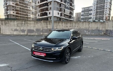 Volkswagen Tiguan II, 2022 год, 4 250 000 рублей, 2 фотография