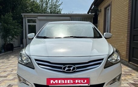 Hyundai Solaris II рестайлинг, 2015 год, 980 000 рублей, 2 фотография