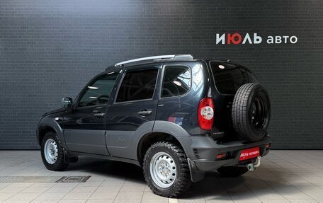 Chevrolet Niva I рестайлинг, 2018 год, 810 000 рублей, 4 фотография