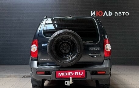 Chevrolet Niva I рестайлинг, 2018 год, 810 000 рублей, 5 фотография
