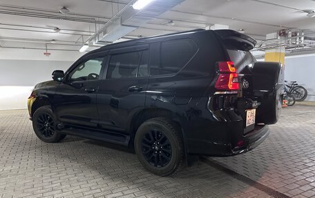 Toyota Land Cruiser Prado 150 рестайлинг 2, 2022 год, 7 950 000 рублей, 2 фотография