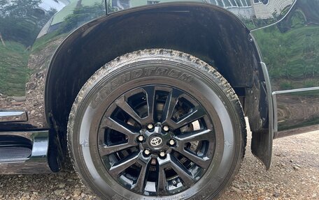 Toyota Land Cruiser Prado 150 рестайлинг 2, 2022 год, 7 950 000 рублей, 4 фотография