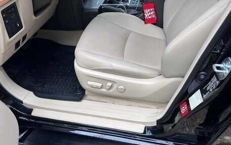 Toyota Land Cruiser Prado 150 рестайлинг 2, 2022 год, 7 950 000 рублей, 3 фотография