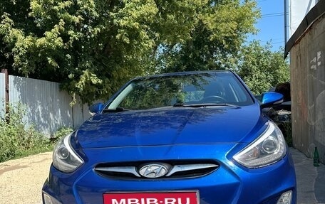 Hyundai Solaris II рестайлинг, 2013 год, 1 170 000 рублей, 1 фотография