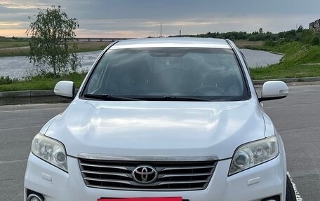 Toyota RAV4, 2011 год, 1 650 000 рублей, 2 фотография