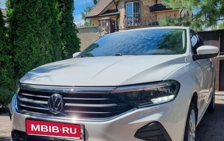 Volkswagen Polo VI (EU Market), 2021 год, 1 670 000 рублей, 1 фотография