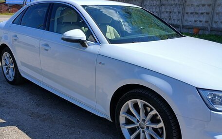 Audi A4, 2018 год, 2 350 000 рублей, 6 фотография